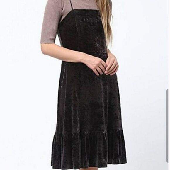 Mo:vint New York Dress Womens Sz Small velvet Black spaghetti strap Boho Gothic - Picture 1 of 12